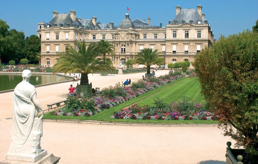 Petite Maison Avec Cour Dans Les Beaux Quartiers-Vous Faites Le Menage- Very Good Prices For T-H-E Location But You Have To Clea-N Th-E Flat Apartment Paris Luaran gambar